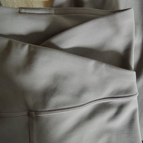 Lululemon RARE Always On Highrise Tight in Carbon Dust Crossover Front 6 - Picture 7 of 11